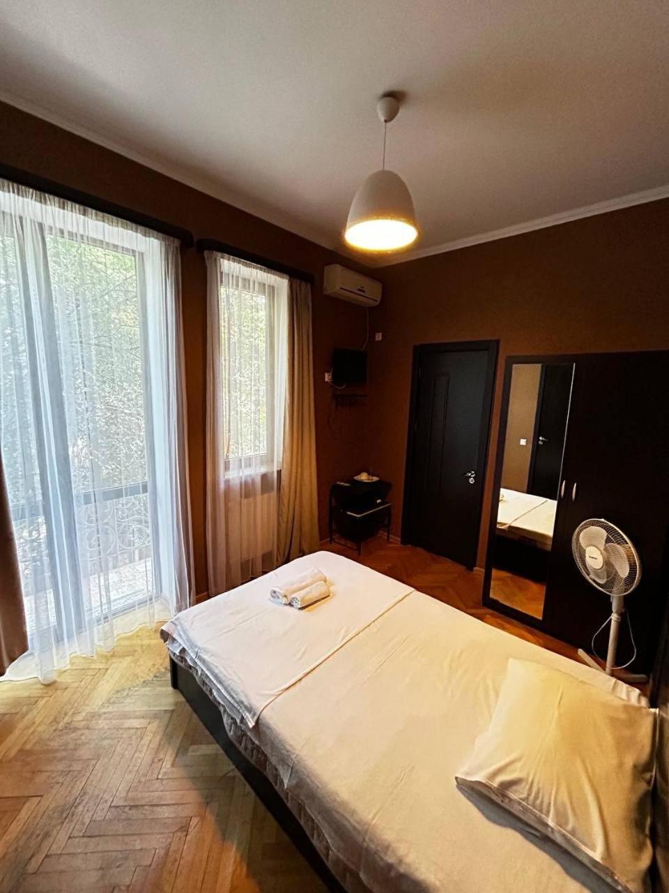Duma Hotel Tbilisi Exterior foto